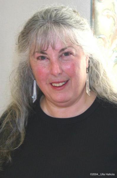 Джуди Вайзер (Judy Weiser), Канада - лицензированный психолог, арт-терапевт и одна из пионеров техник ФотоТерапии в мире